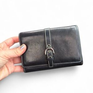 Coach Black leather wallet with silver hardware #leather #luxury #coach